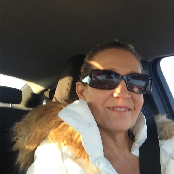 Meet your Posh Ambassador, Dianna. - Picture 4 of 5